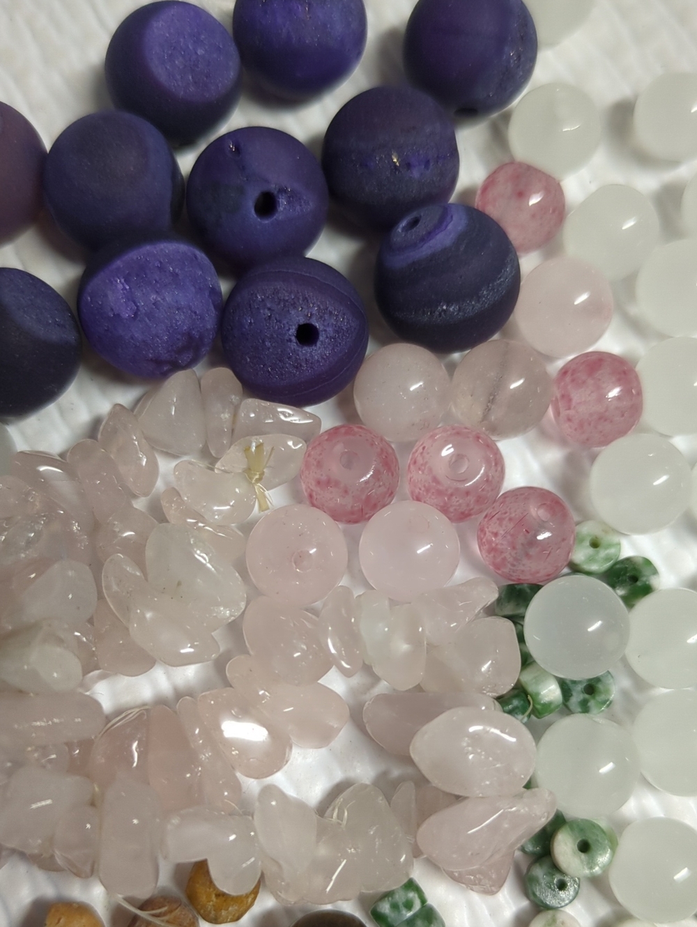 ☀️A33 Mixed Natural Stone Bead and Chip Lot - Quartz, Agate, and more